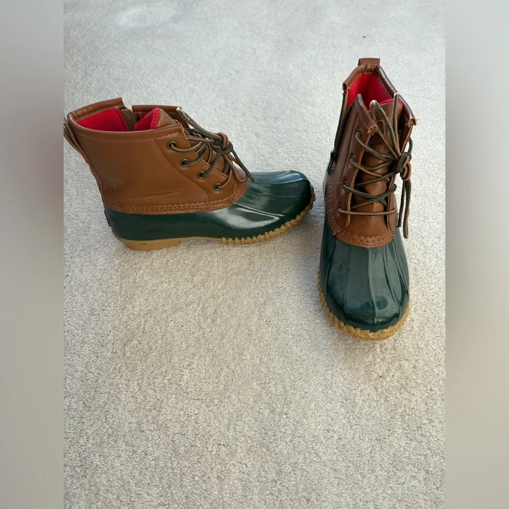 Aquatherm Great Condition Green and Brown Duck Boots in size 6 - Picture 3 of 7